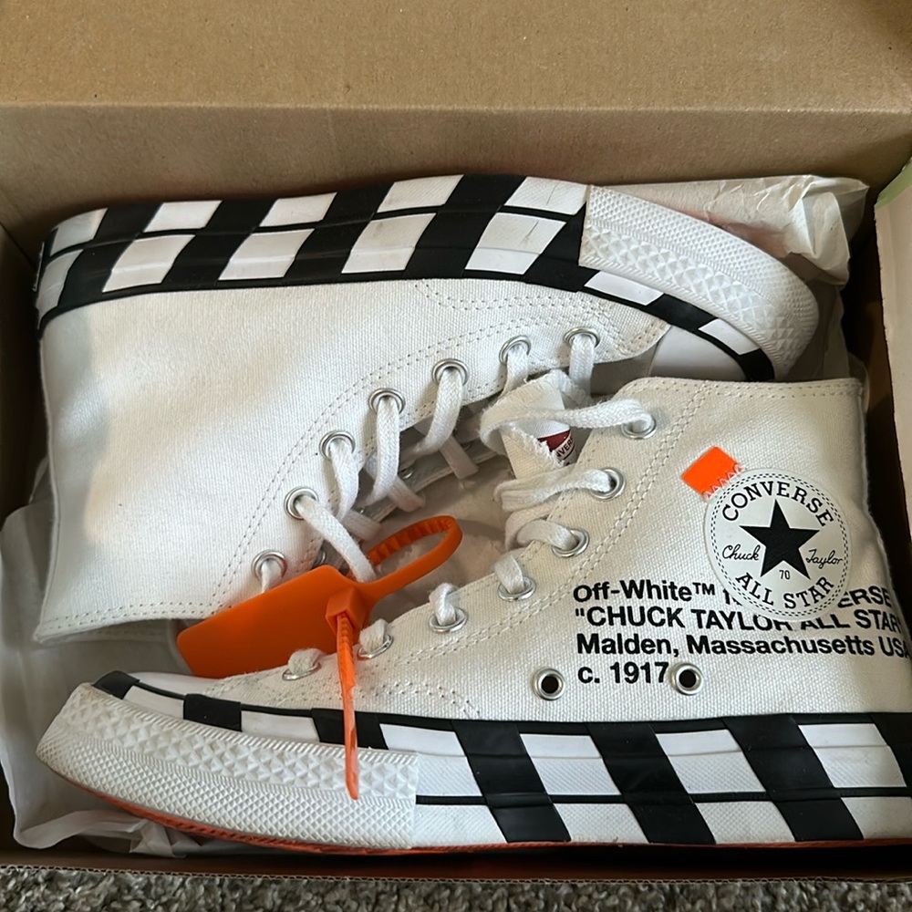 Off-White converse size 4.5M/6.5W